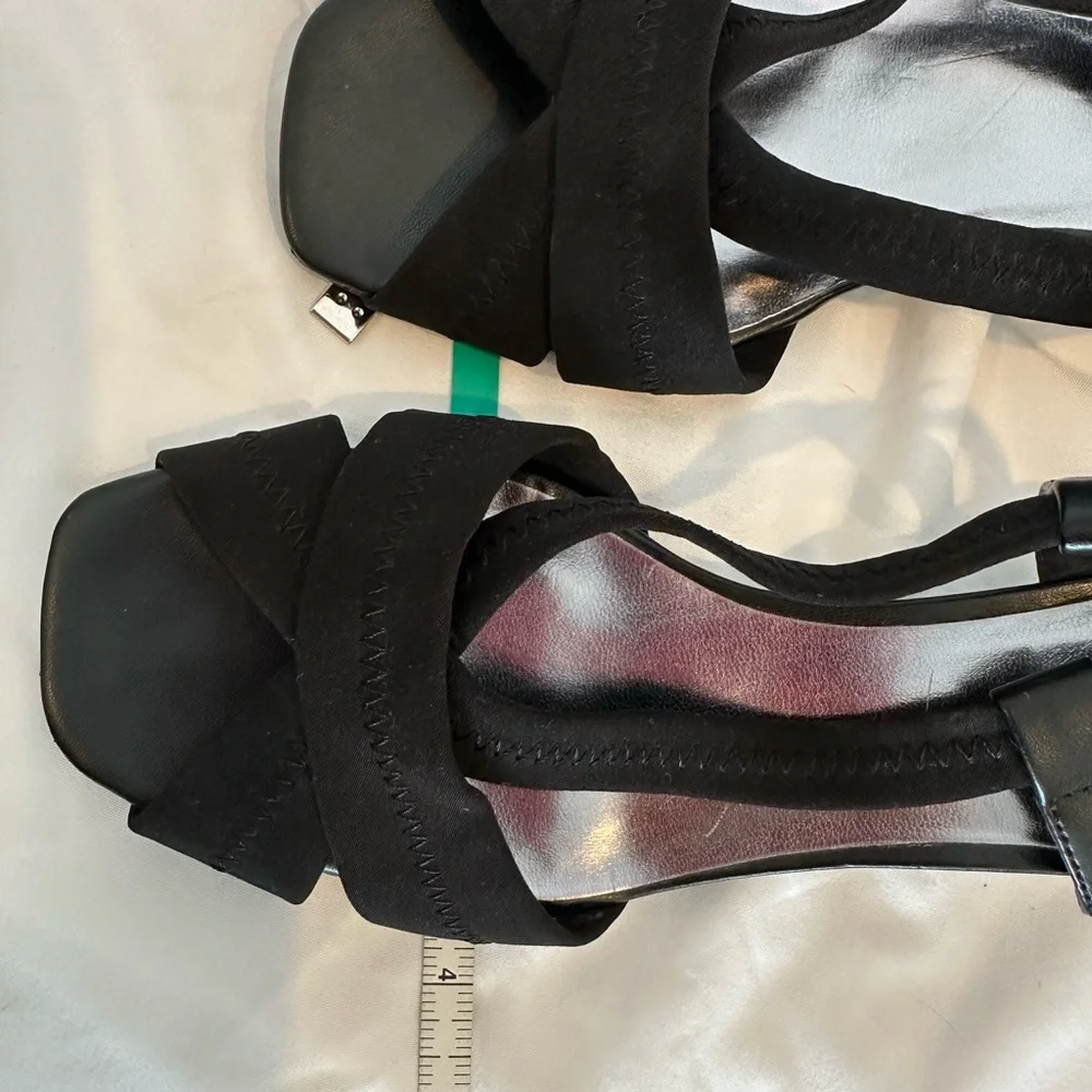 Black Open Toe Strappy Low Heel - Picture 5 of 8